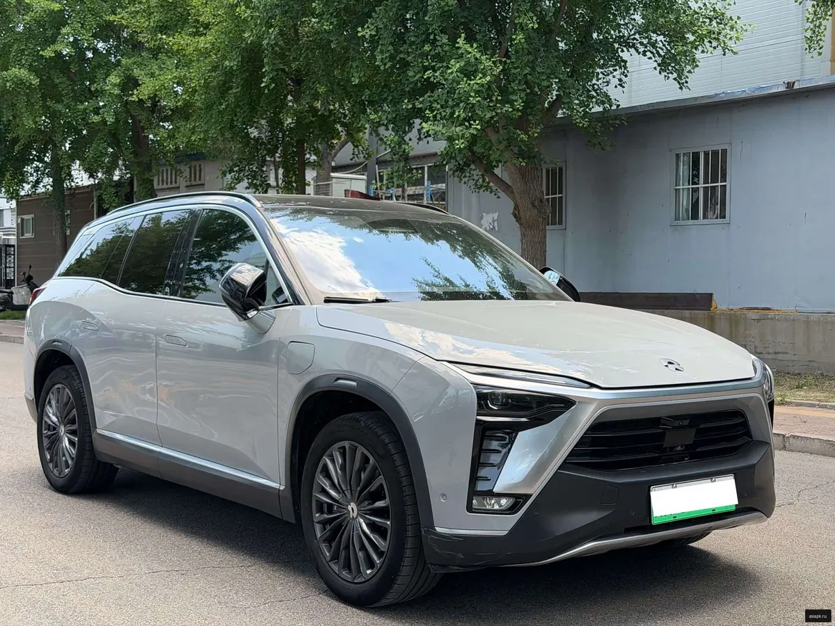 Nio ES8 2