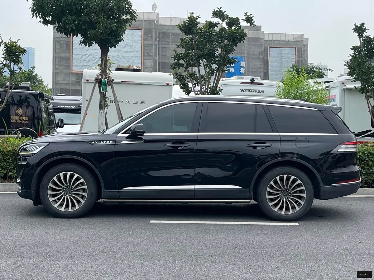 Lincoln Aviator 3