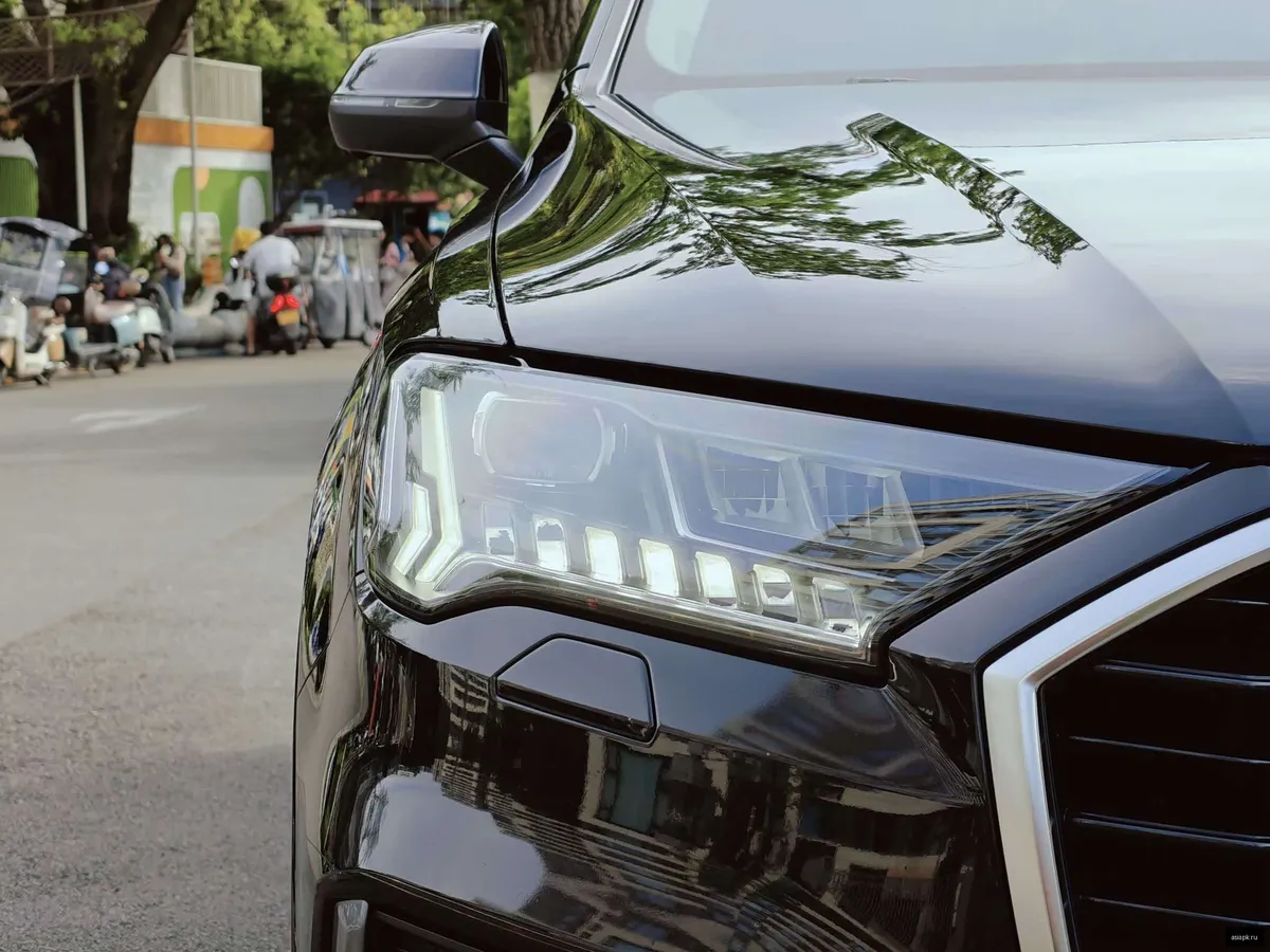 Audi Q7 5