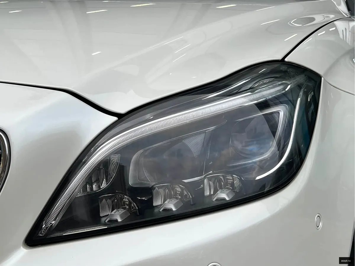 Mercedes-Benz CLS-Class 5