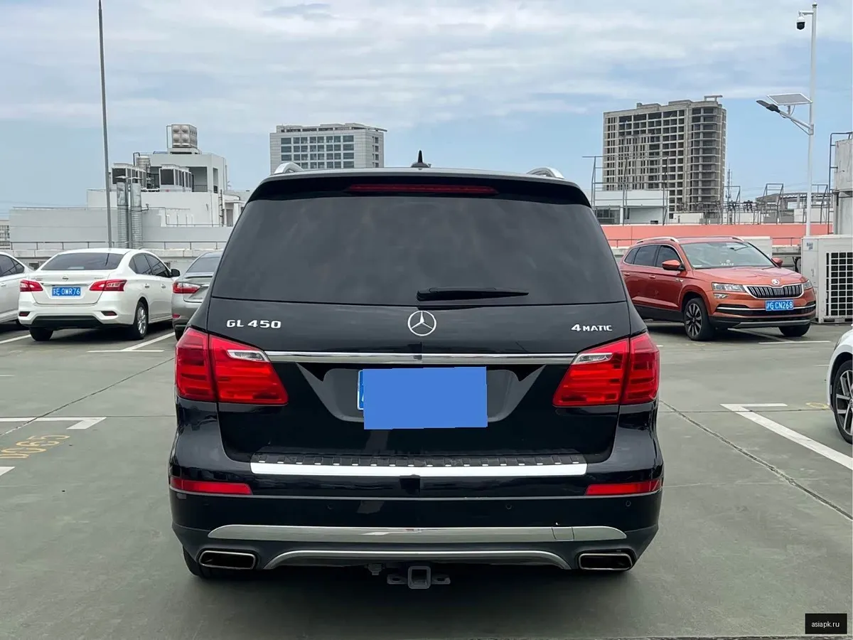 Mercedes-Benz GL-Class 5