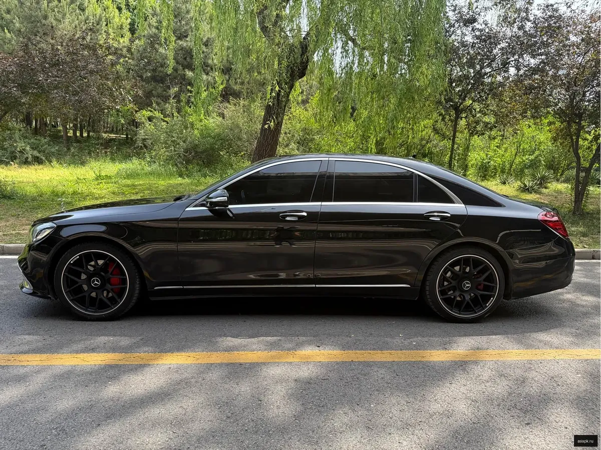 Mercedes-Benz S-Class 3