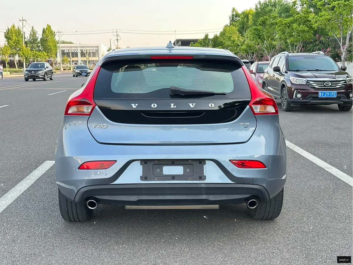 Volvo V40 5
