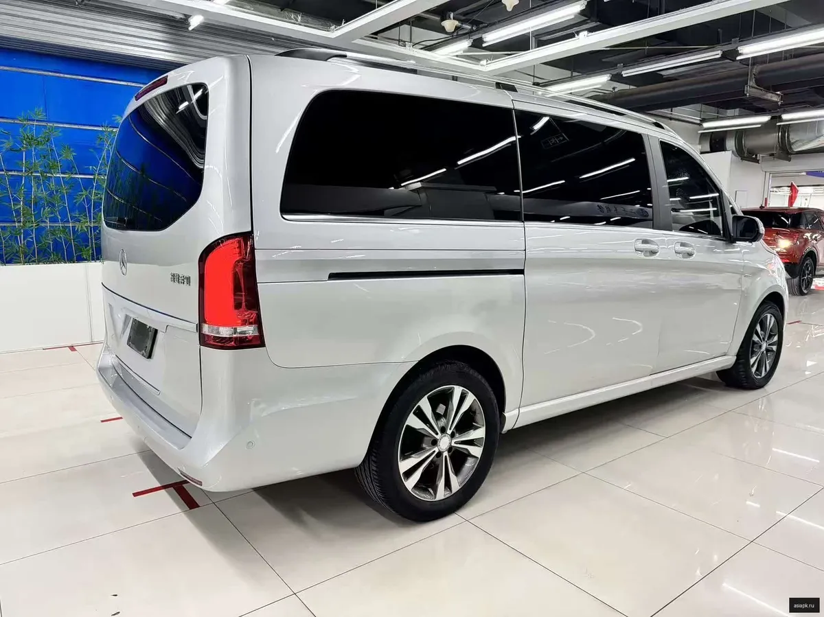 Mercedes-Benz V-Class 3