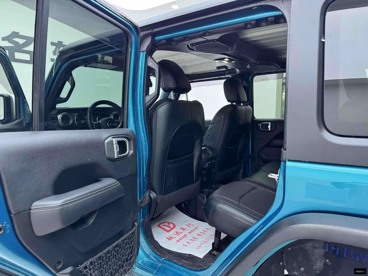 Jeep Wrangler 6