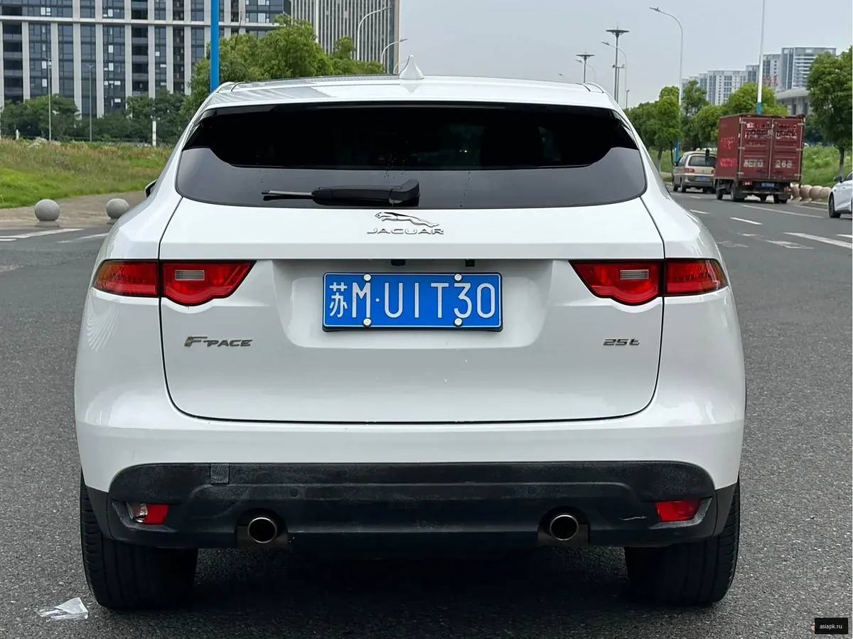 Jaguar F-Pace 4