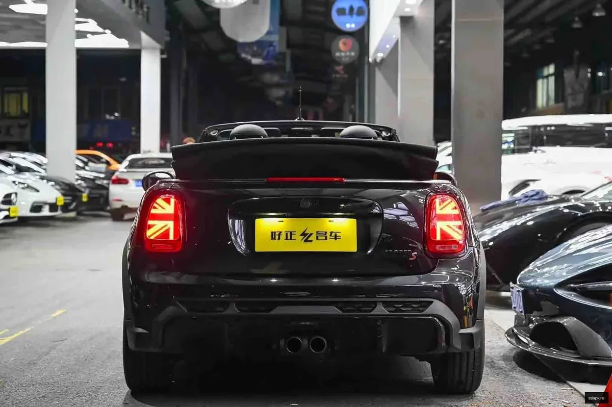 MINI Hatch 6