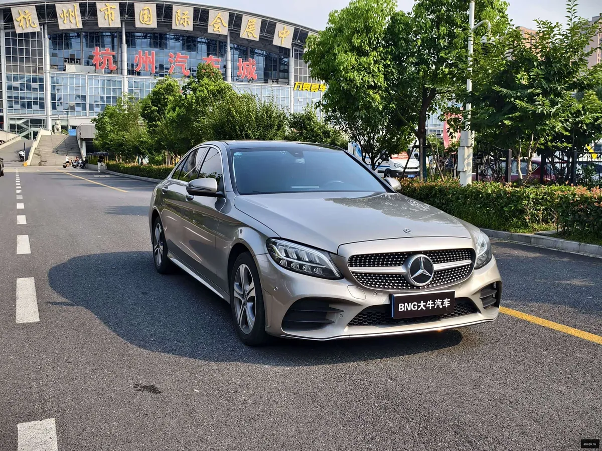 Mercedes-Benz C-Class 3