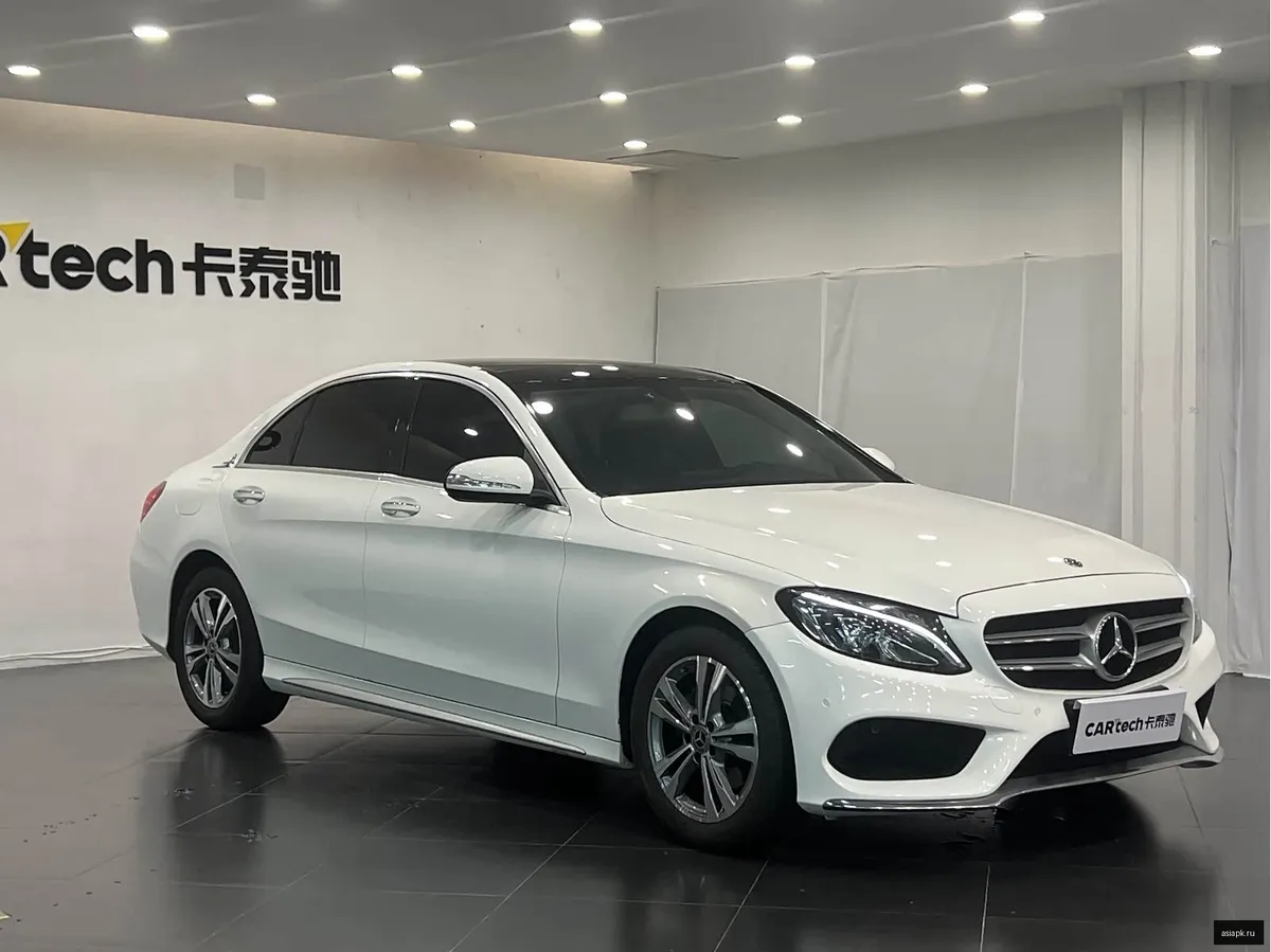 Mercedes-Benz C-Class 2