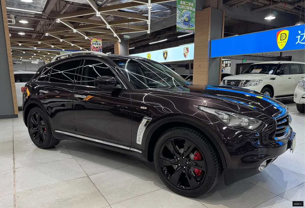 Infiniti QX70 4