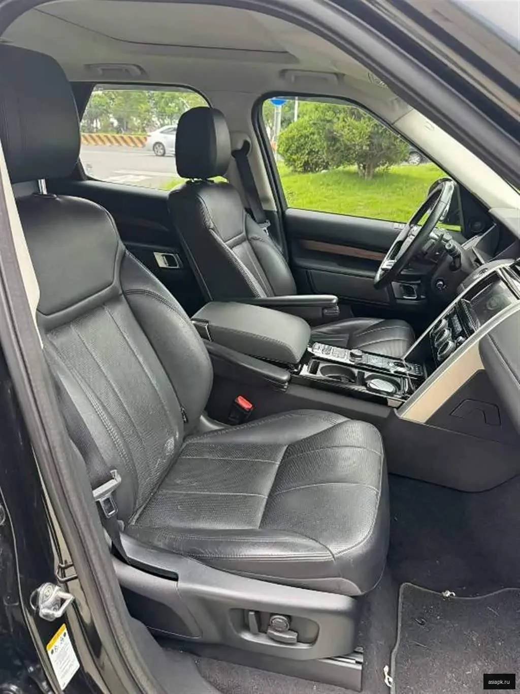 Land Rover Discovery 6