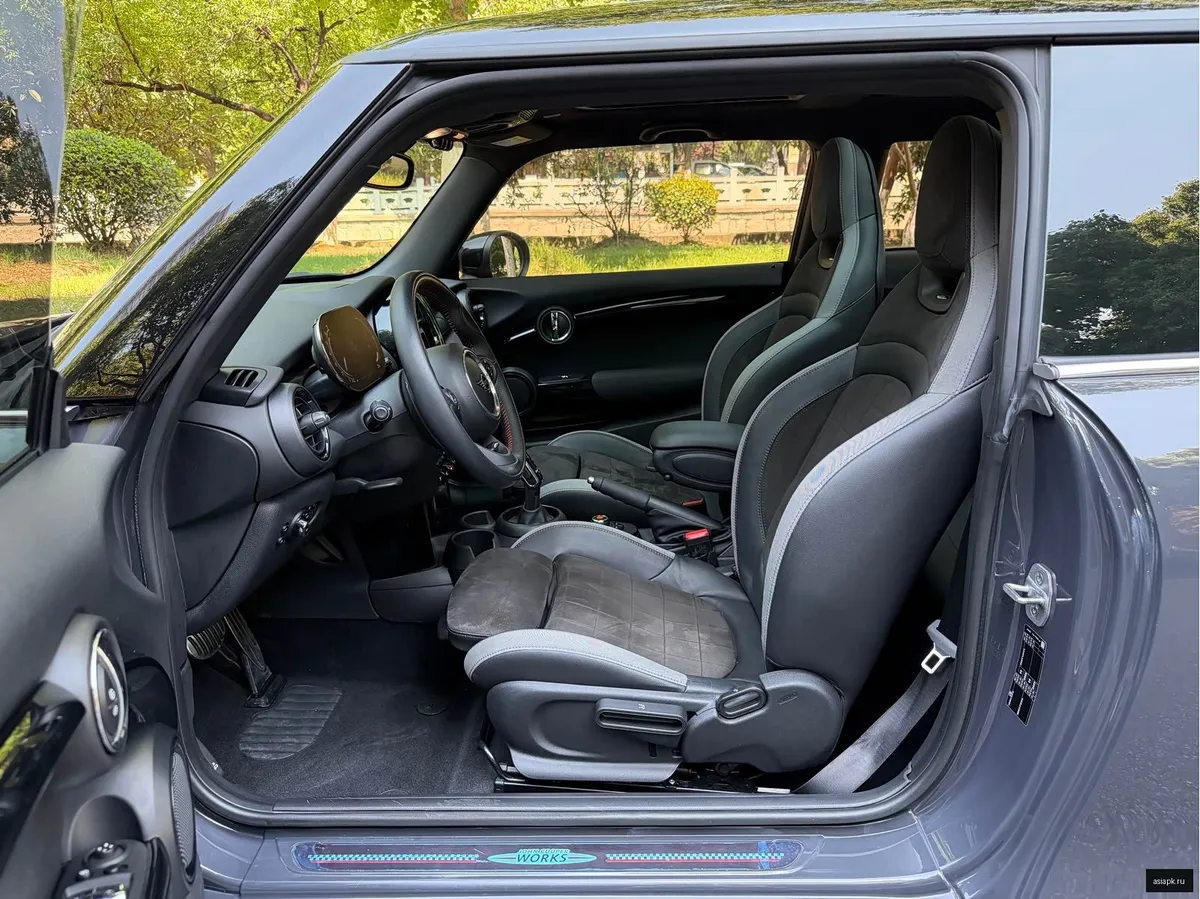 MINI Hatch 6
