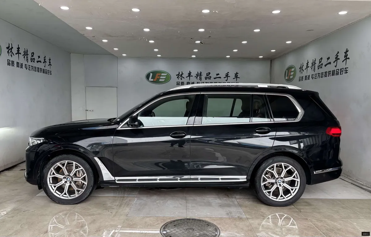 BMW X7 5
