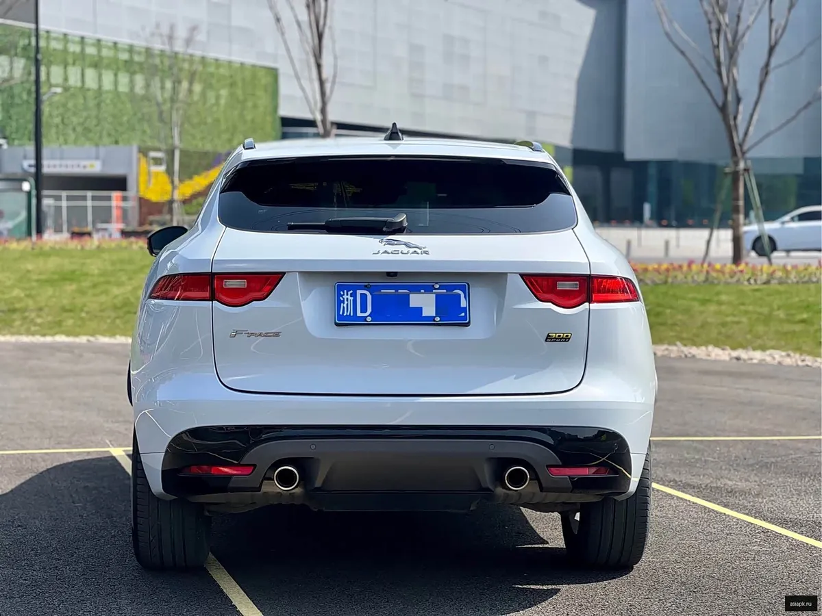 Jaguar F-Pace 5
