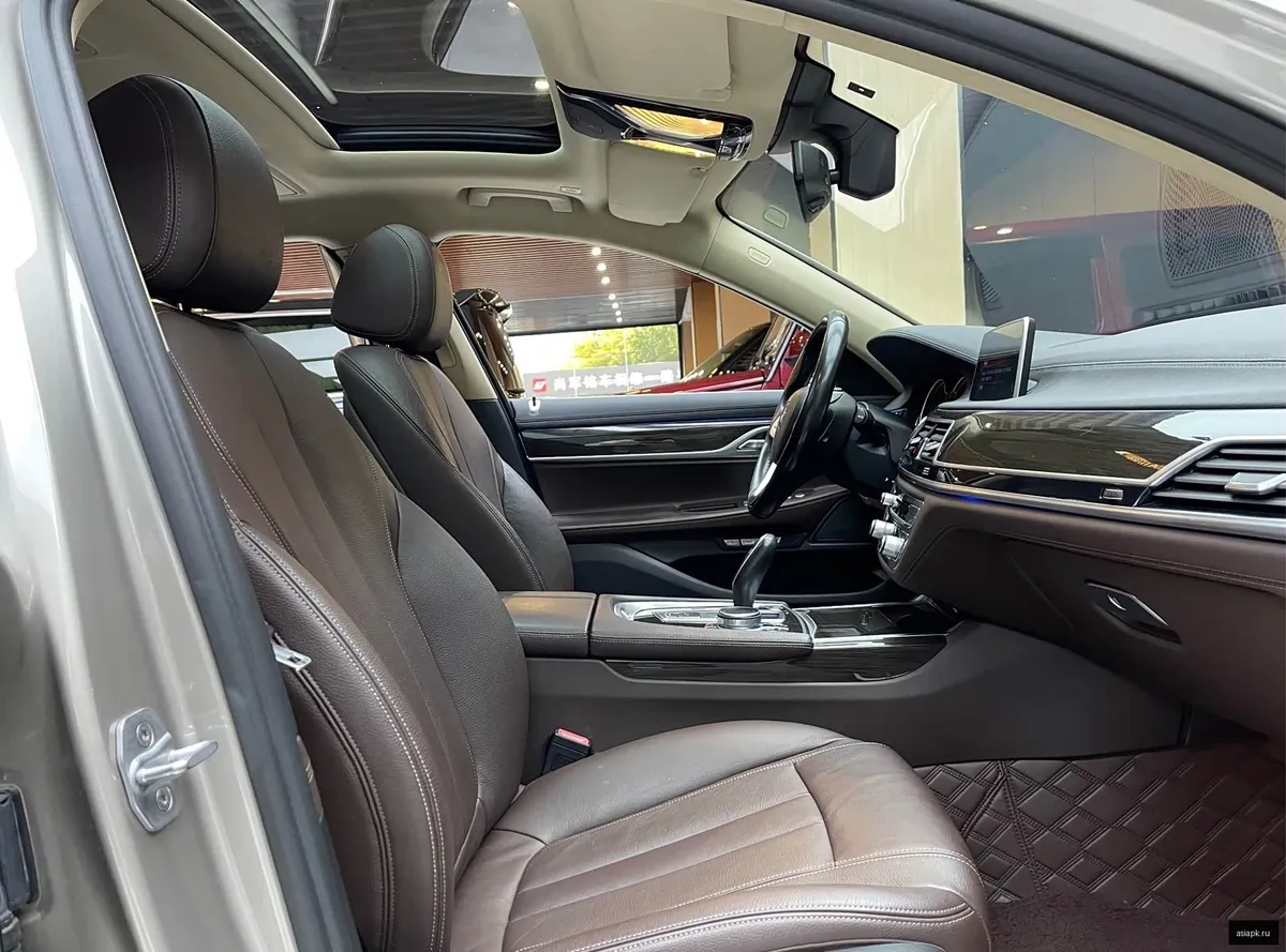 BMW 7-Series 6
