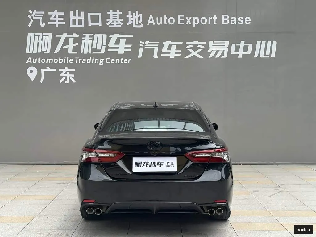 Toyota Camry 4