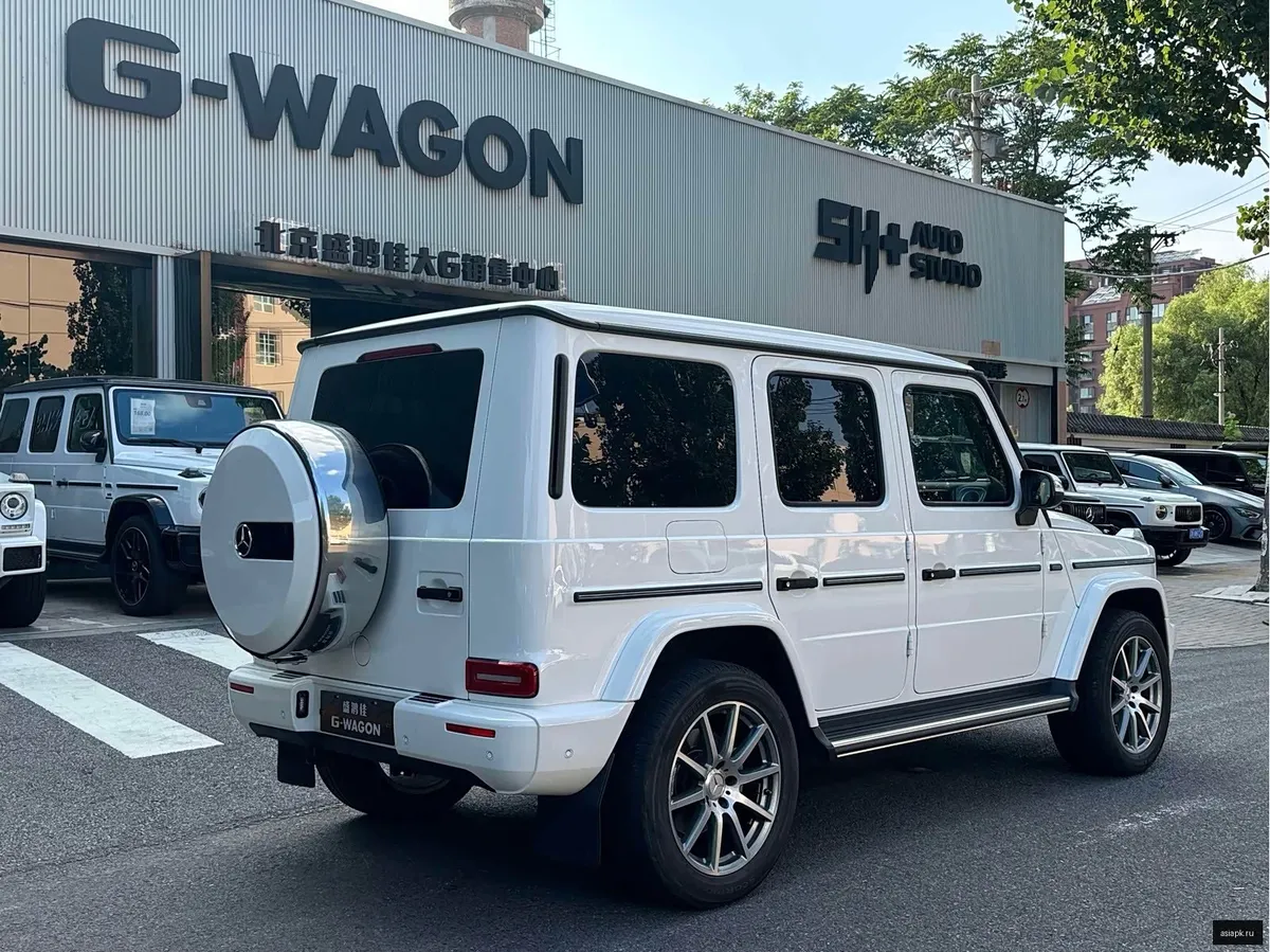 Mercedes-Benz G-Class 3