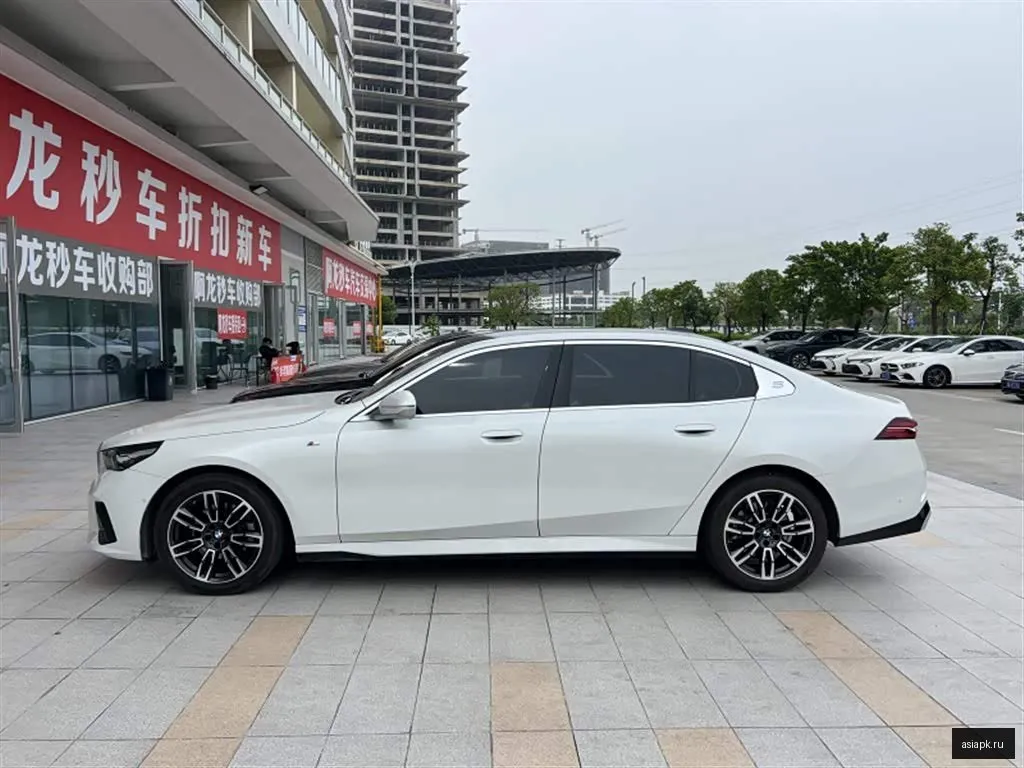 BMW 5-Series 3