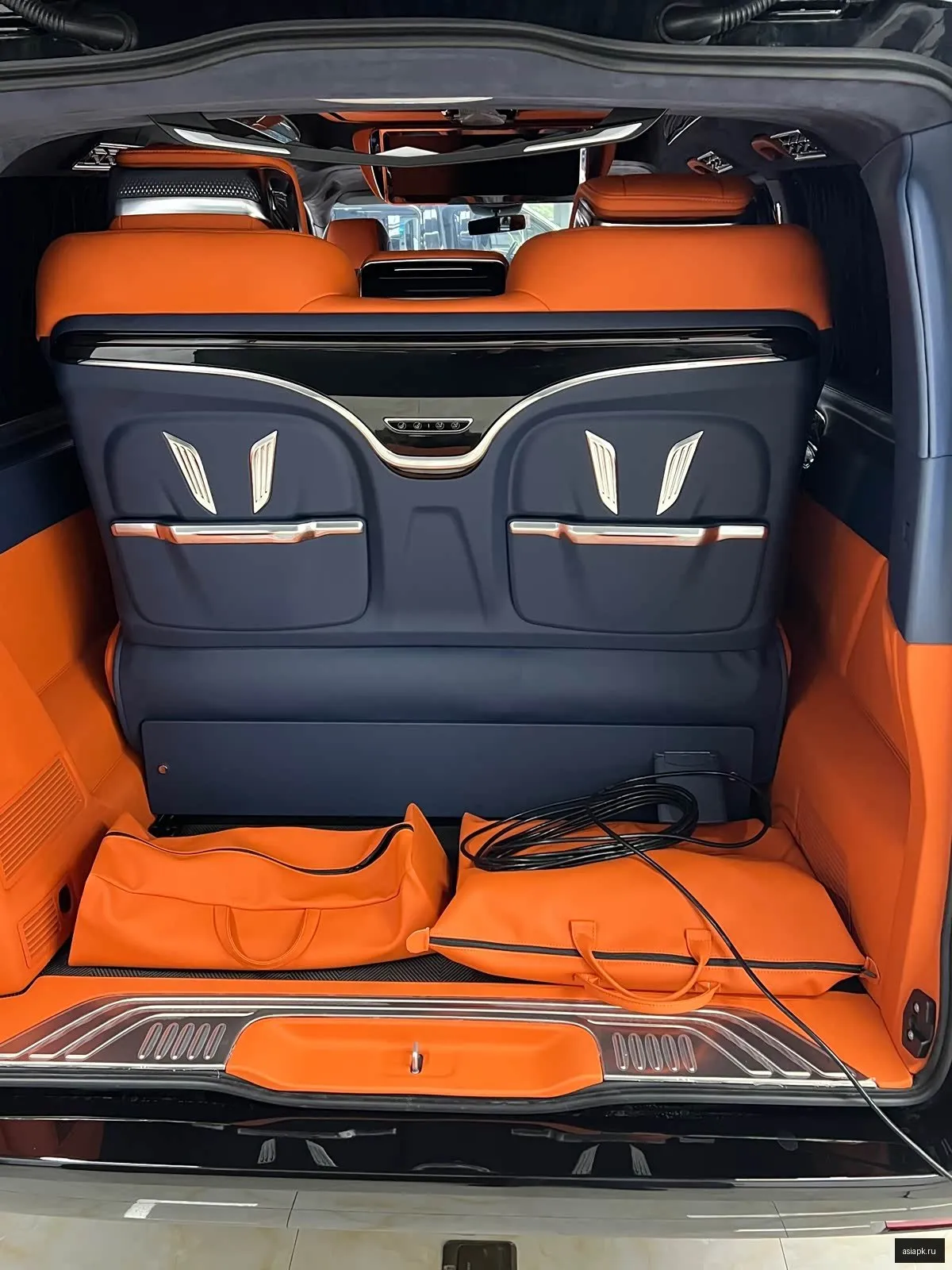 Mercedes-Benz V-Class 4