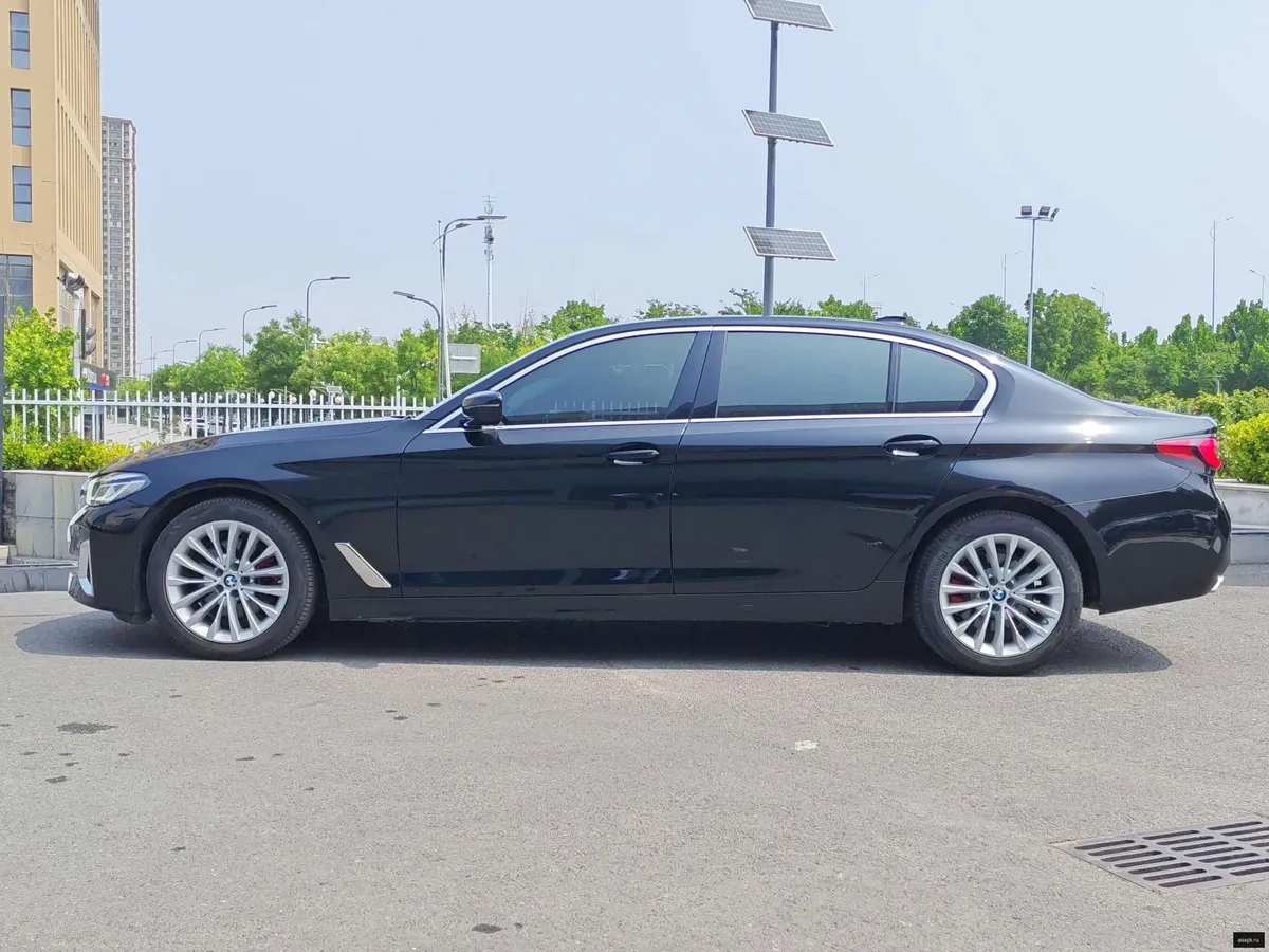 BMW 5-Series 2