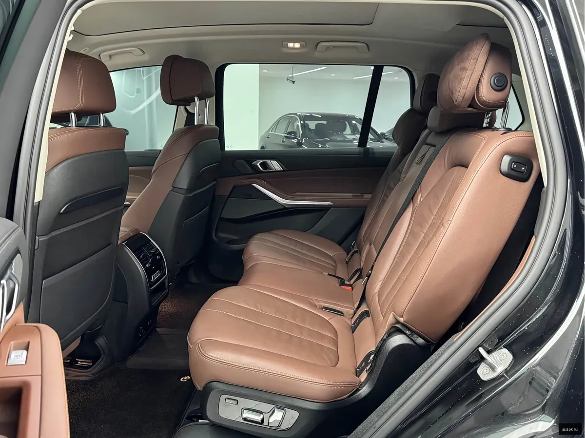 BMW X7 6