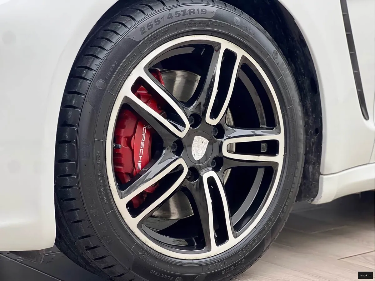Porsche Panamera 6