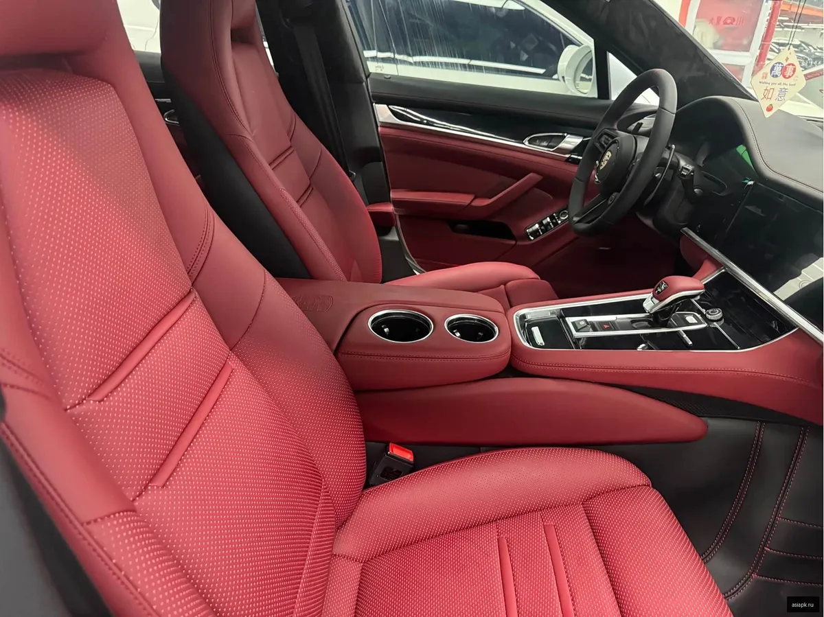 Porsche Panamera 4