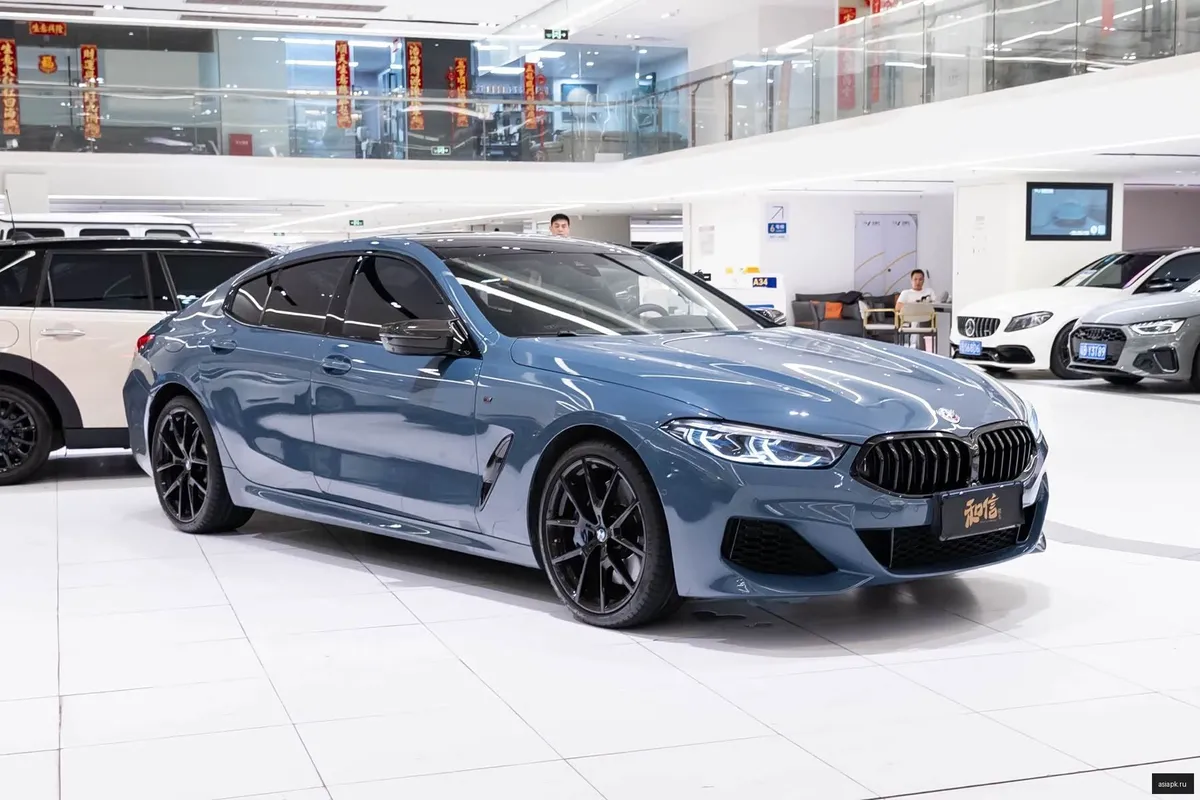 BMW 8-Series 3