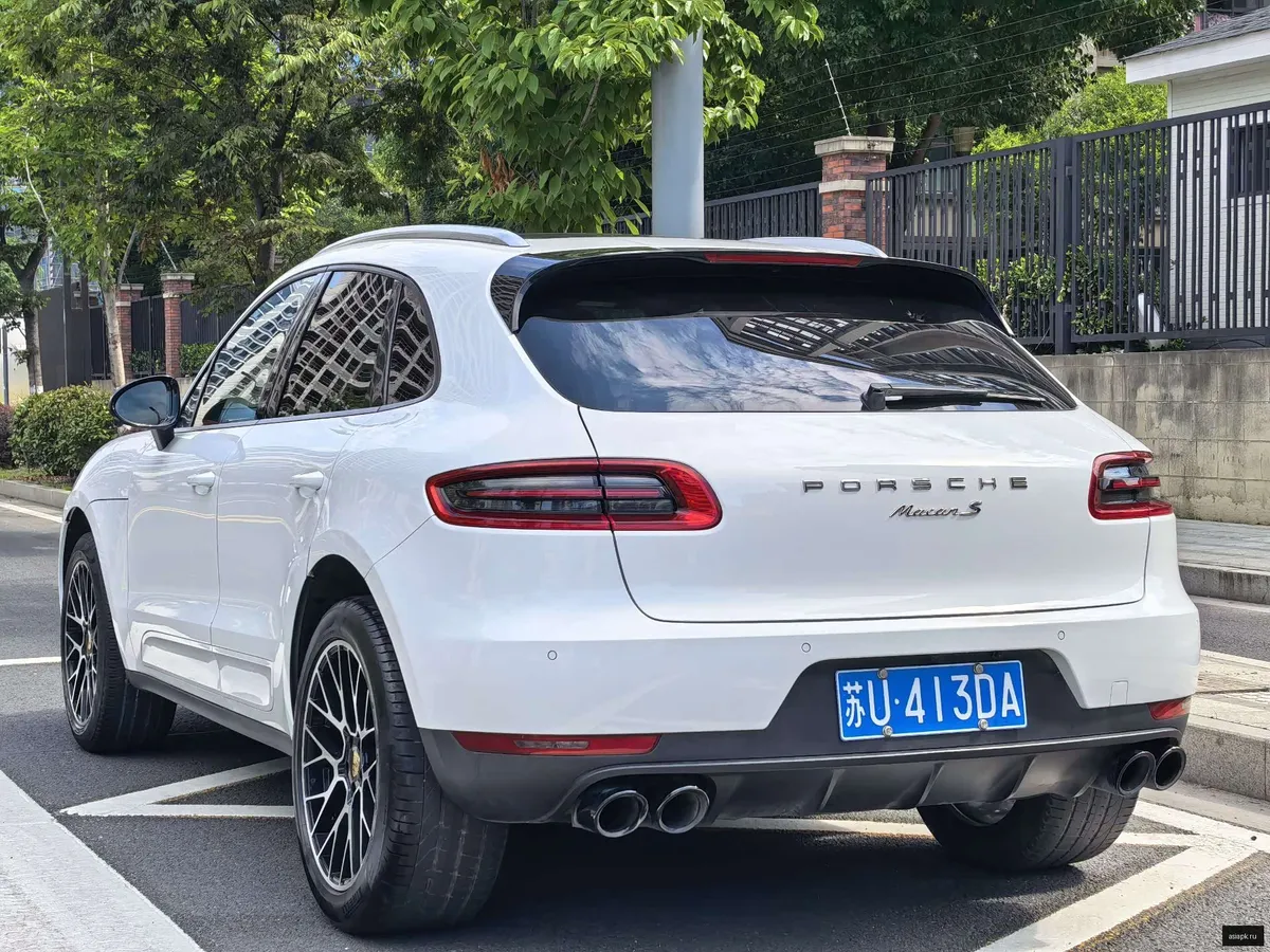 Porsche Macan 4