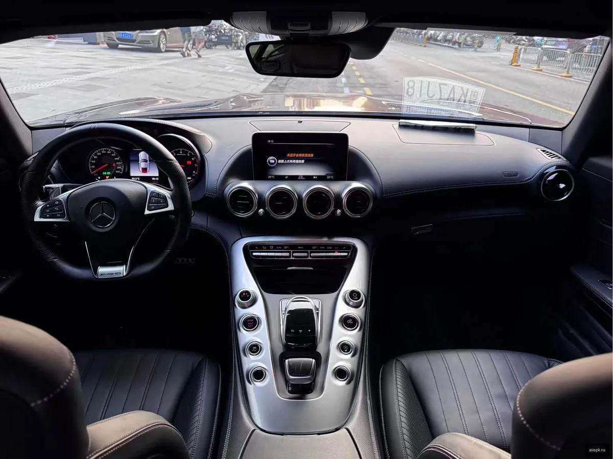 Mercedes-Benz AMG GT 4