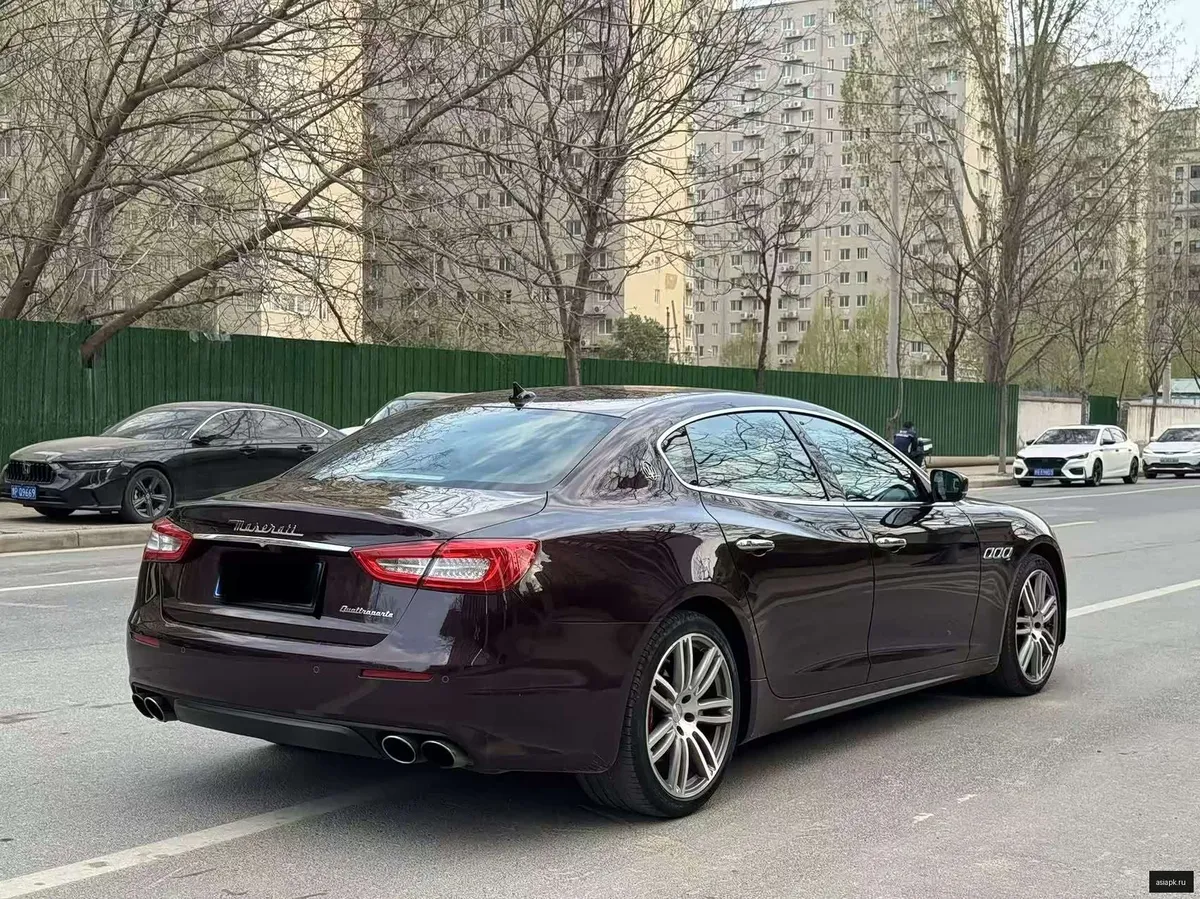 Maserati Quattroporte 4