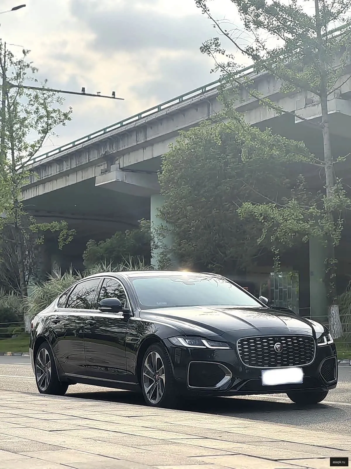 Jaguar XF 2