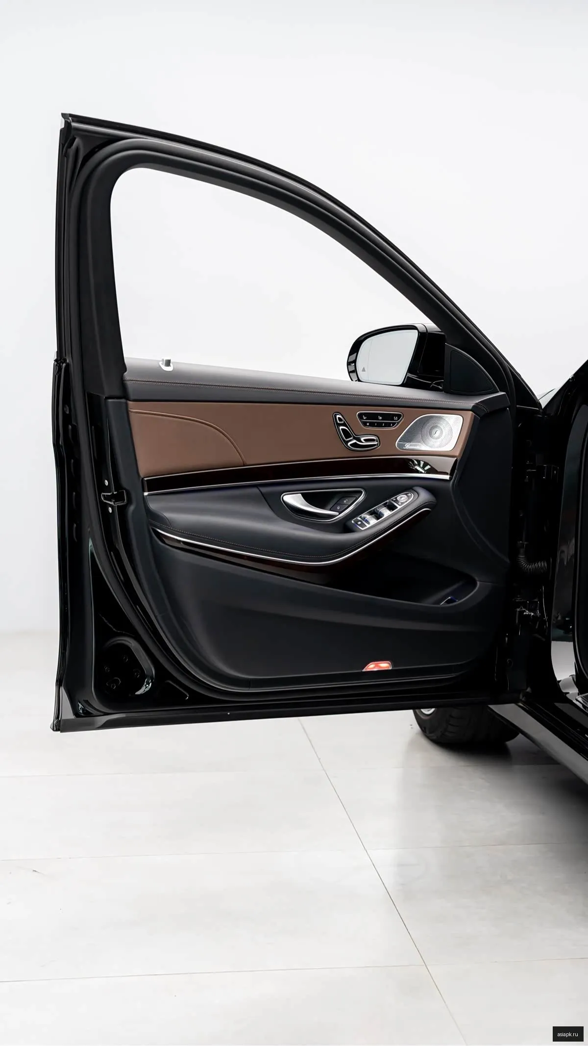Mercedes-Benz S-Class 5