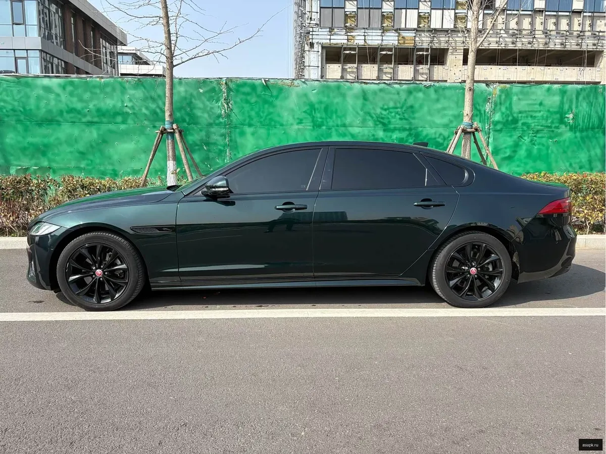 Jaguar XF 2