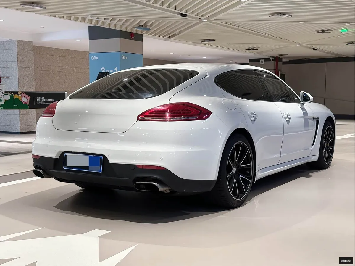 Porsche Panamera 6