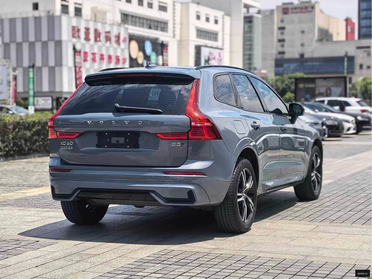 Volvo XC60 4