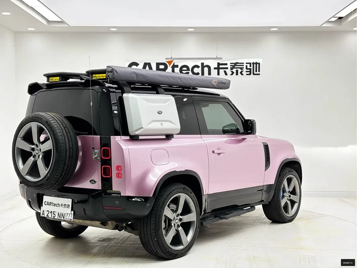 Land Rover Defender 5