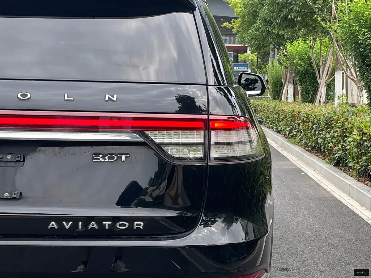 Lincoln Aviator 6