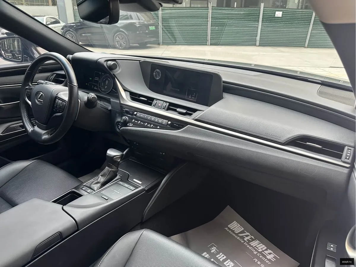 Lexus ES250 5