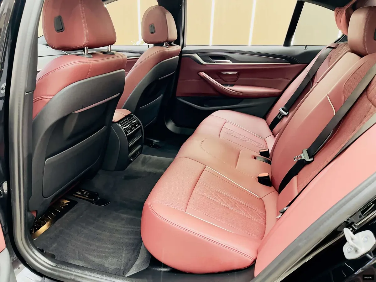 BMW 5-Series 6