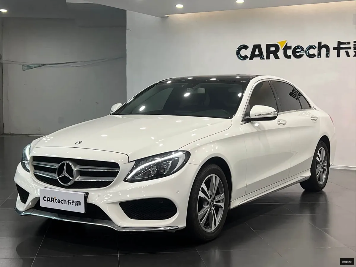 Mercedes-Benz C-Class 4