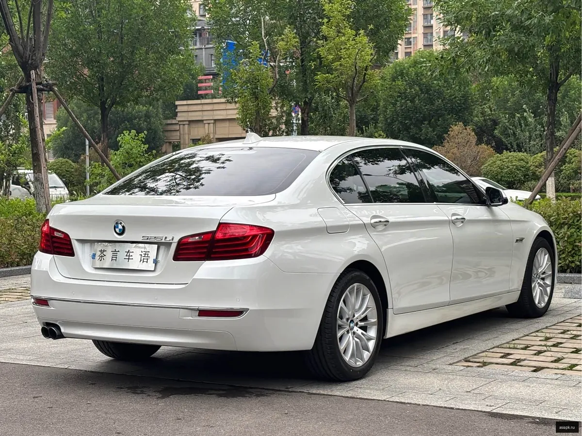 BMW 5-Series 4