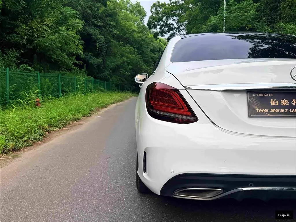 Mercedes-Benz C-Class 5