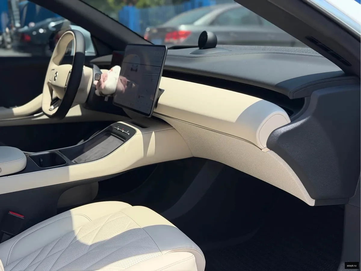 Nio ET5 6
