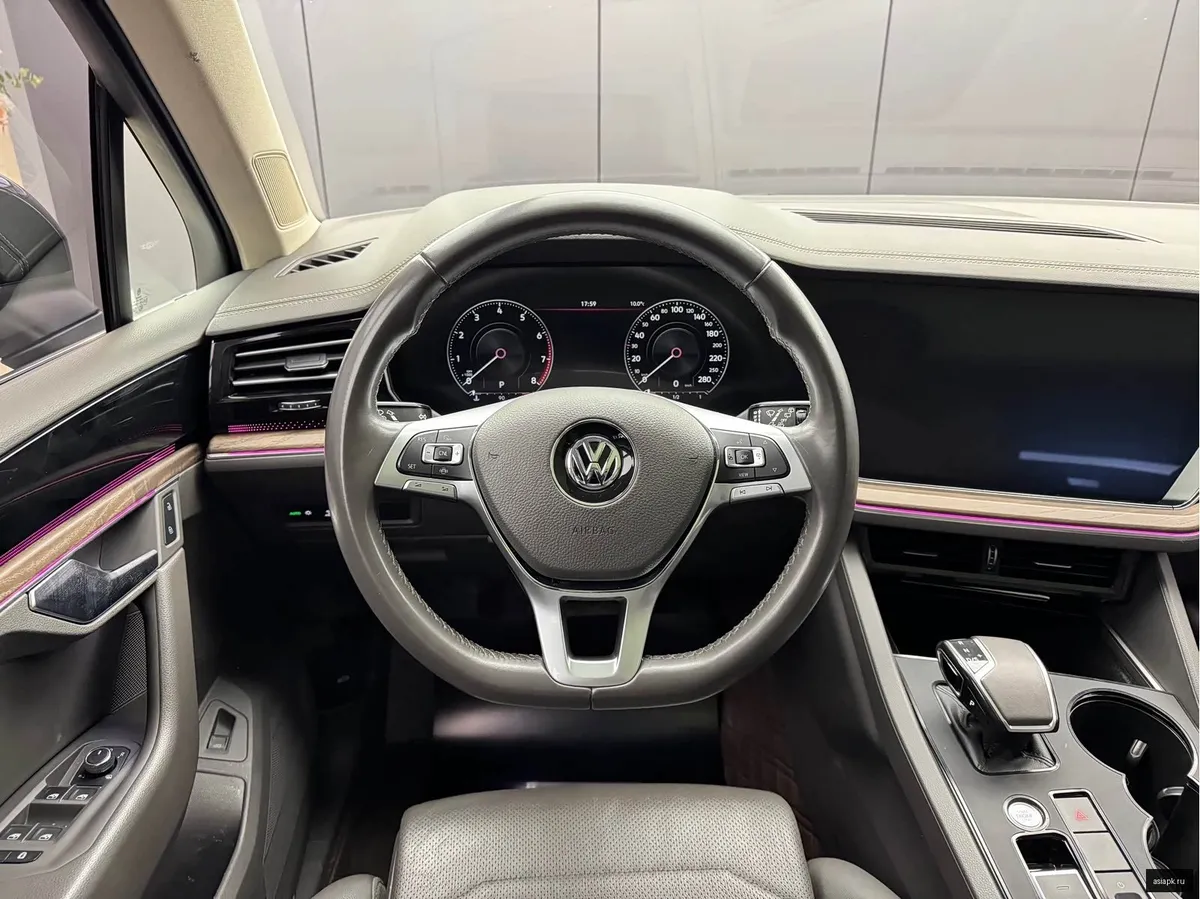 Volkswagen Touareg 6