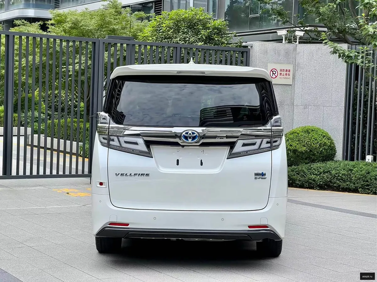 Toyota Vellfire 4