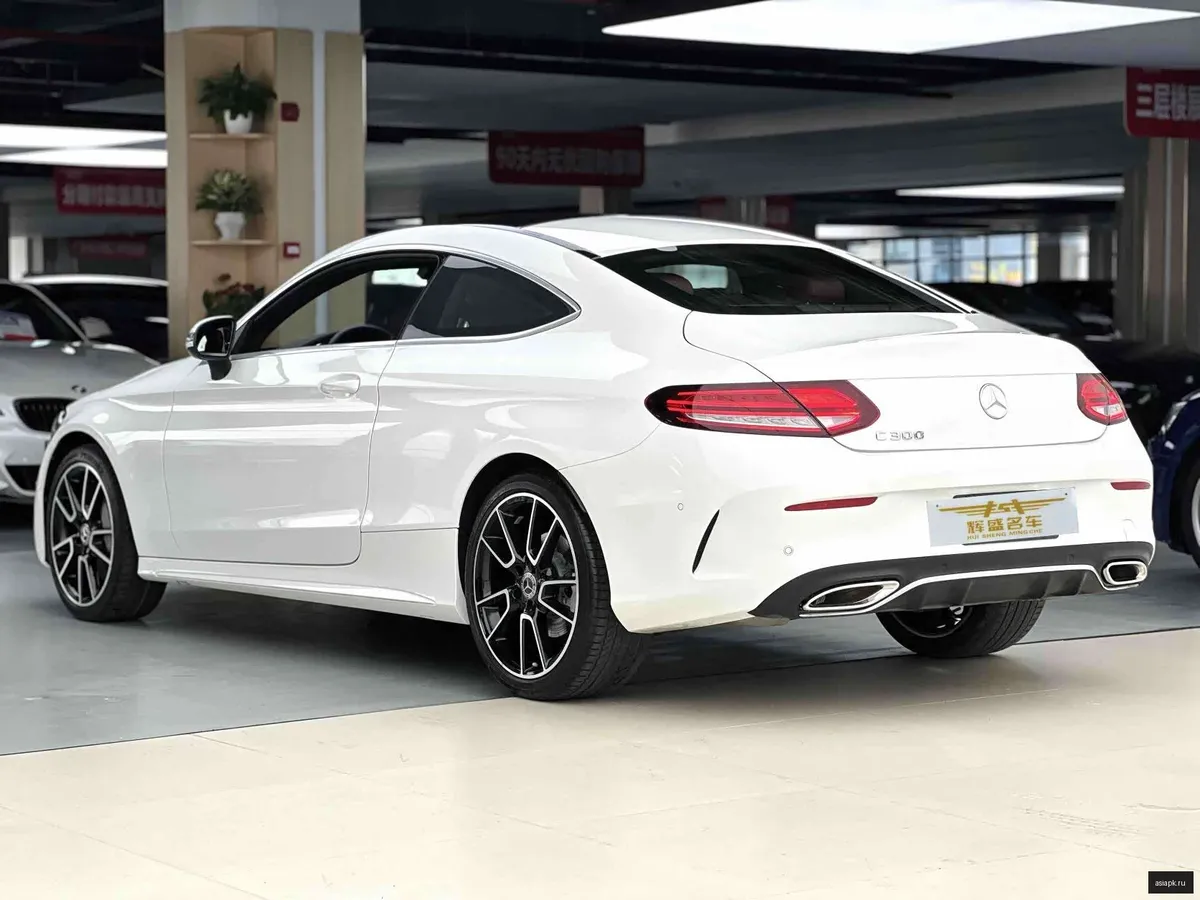 Mercedes-Benz C-Class 4
