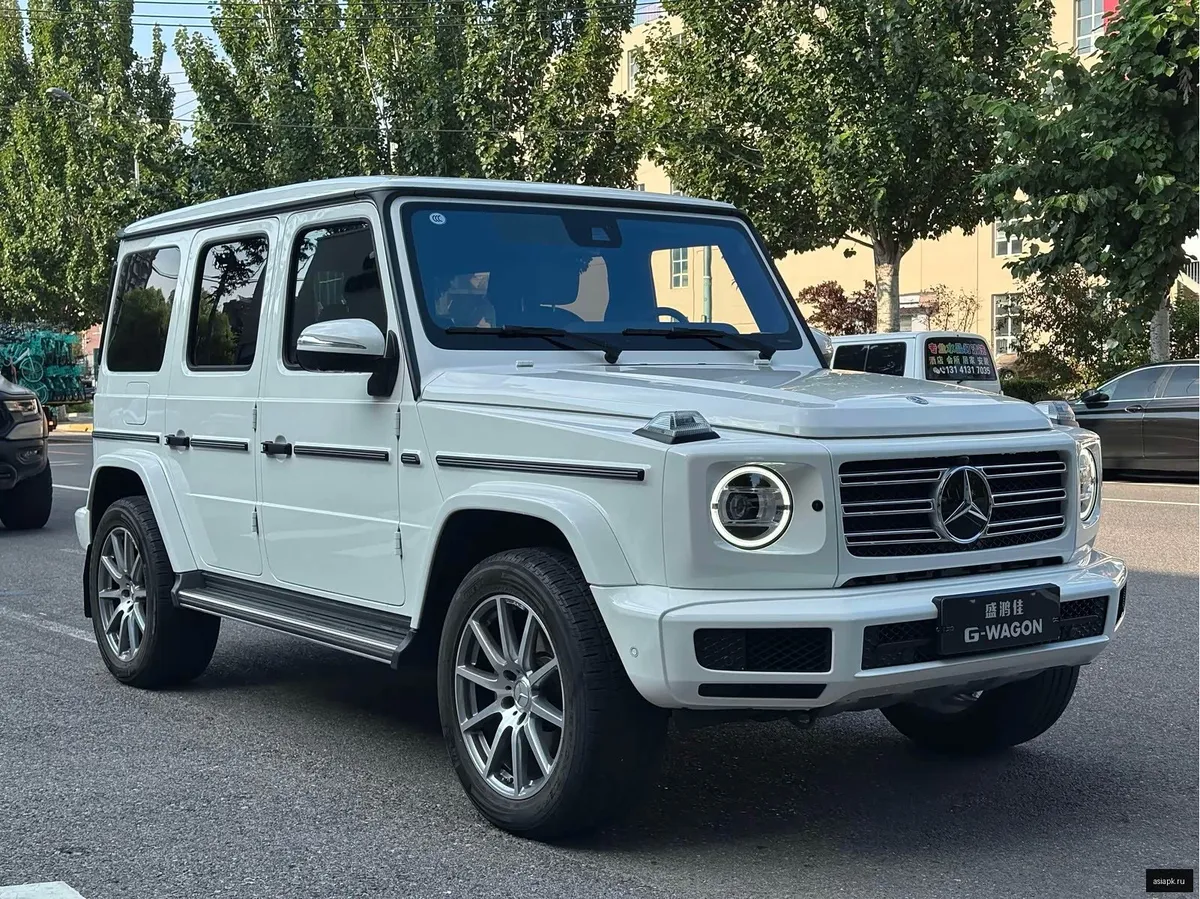 Mercedes-Benz G-Class 4