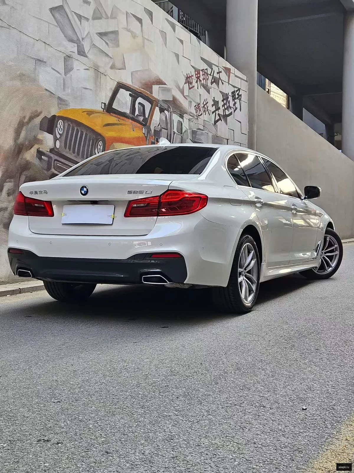 BMW 5-Series 3