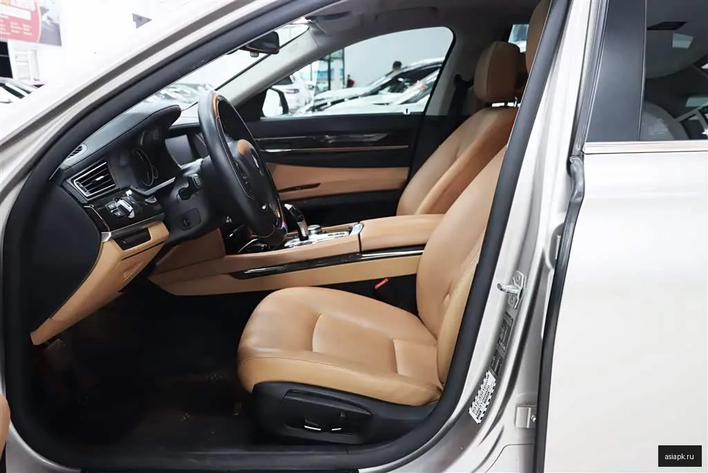 BMW 7-Series 4